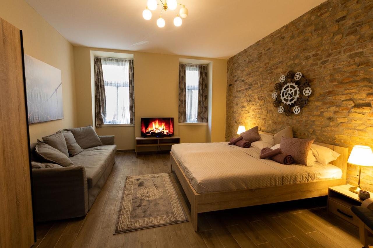 Comfortable Romantic 1 Bedroom Apartment Near Augarten Wenen Buitenkant foto