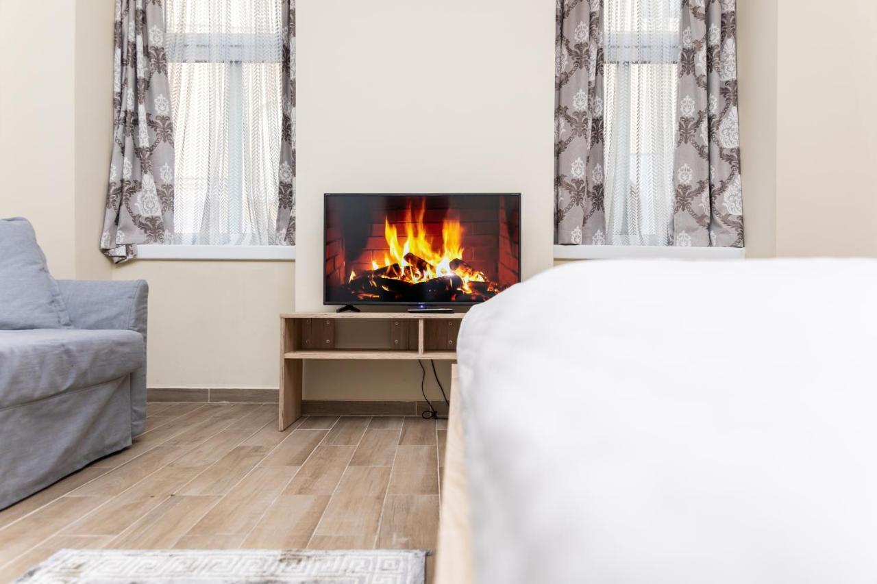 Comfortable Romantic 1 Bedroom Apartment Near Augarten Wenen Buitenkant foto