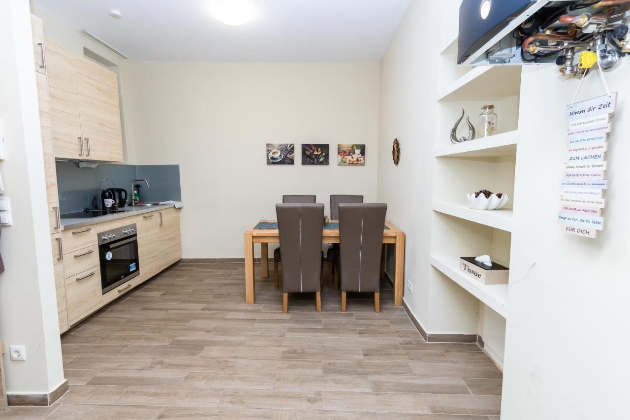 Comfortable Romantic 1 Bedroom Apartment Near Augarten Wenen Buitenkant foto