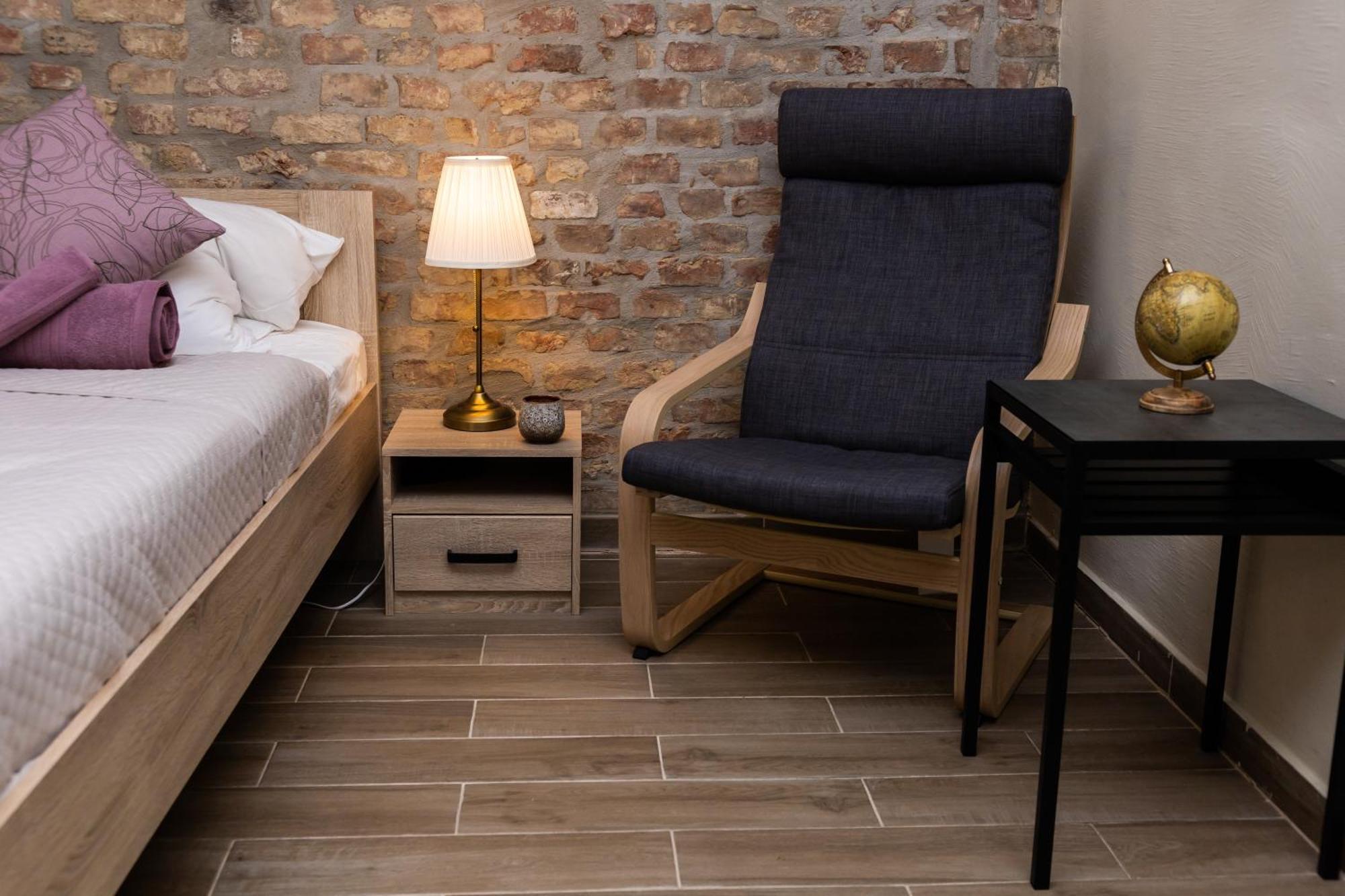 Comfortable Romantic 1 Bedroom Apartment Near Augarten Wenen Buitenkant foto