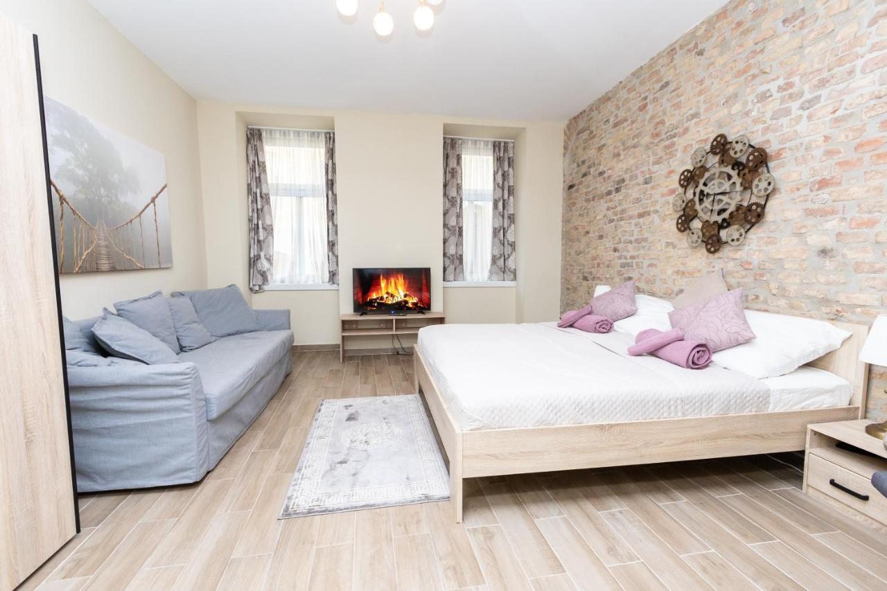 Comfortable Romantic 1 Bedroom Apartment Near Augarten Wenen Buitenkant foto